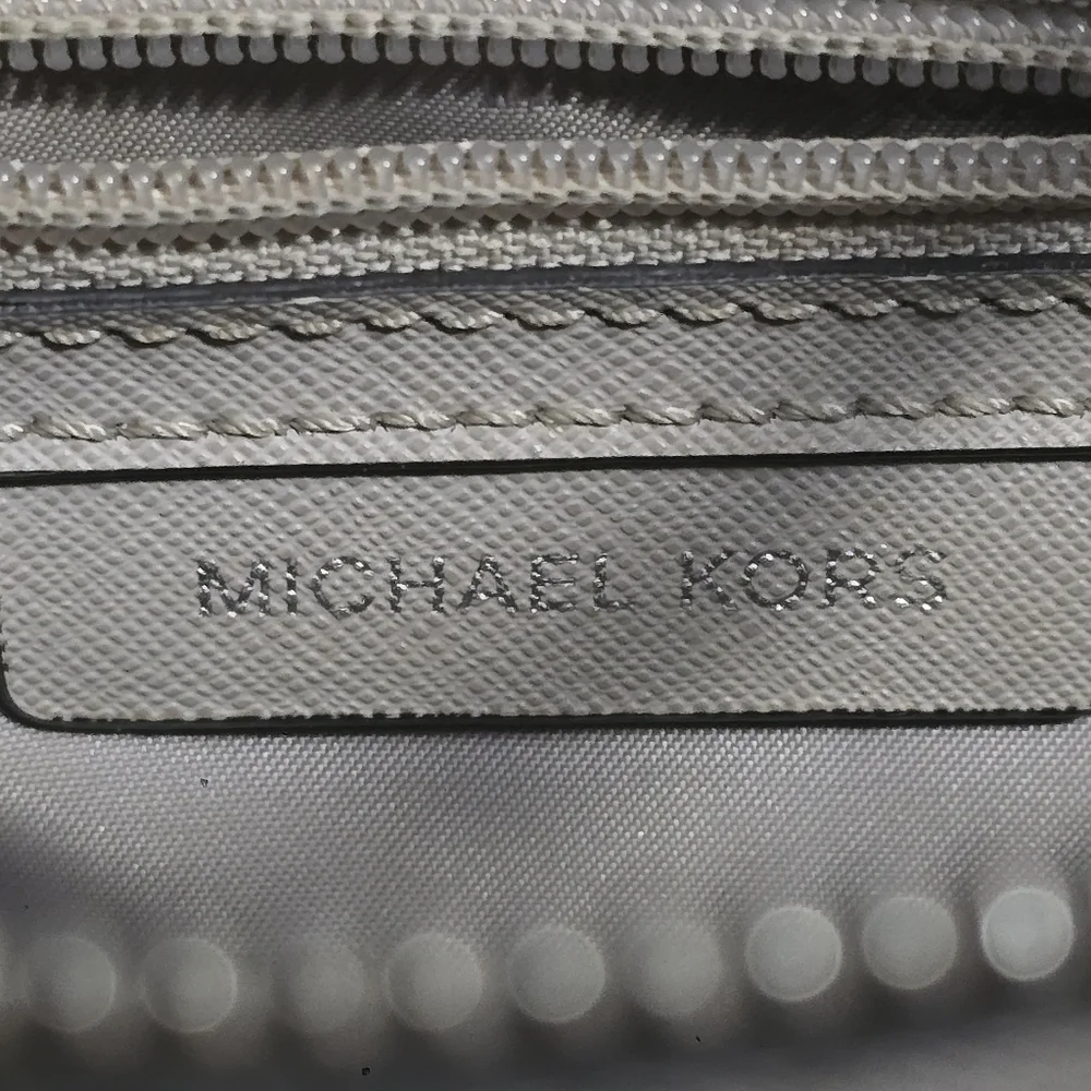 Michael Kors Mercer Medium Messenger Silver Snake Print Leather 3-in-1 Handbag - Picture 10 of 13